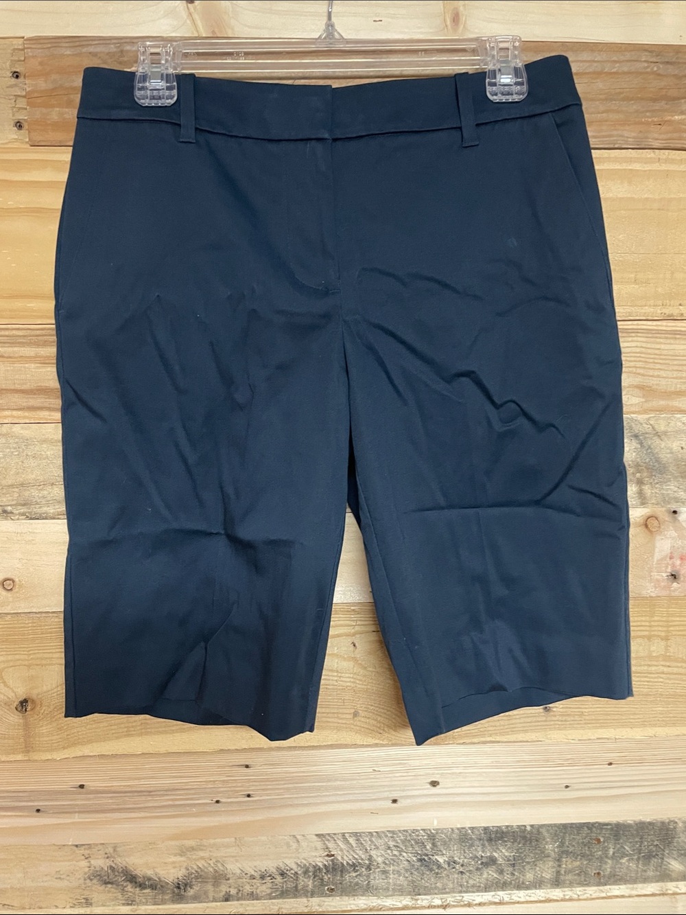 Simply Vera Vera Wang size 4 Navy Blue Soft 11”Dressy Bermuda Shorts
